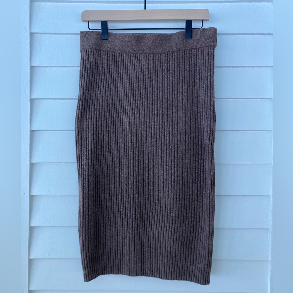 GAP | CashSoft Ribbed Midi Sweater Skirt Cozy Brown Size Medium - Picture 3 of 8